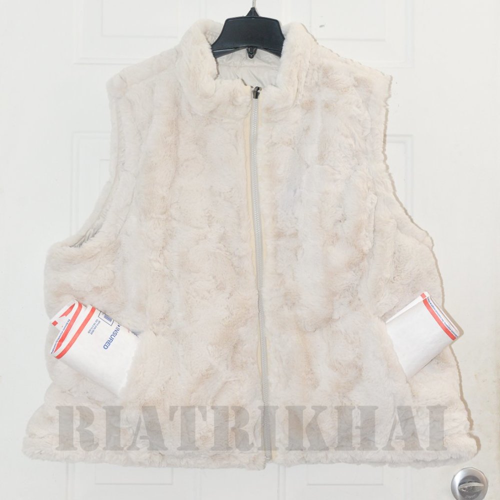 IVORY NWT Quilted Faux Fur Puffer Vest  Reversible  Nicole Miller - Picture 3 of 13